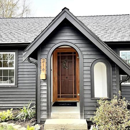 Modern 2 Bedroom Farmhouse Cottage With Hot Tub In Snohomish Exterior photo