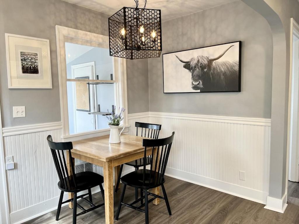 Modern 2 Bedroom Farmhouse Cottage With Hot Tub In Snohomish Exterior photo